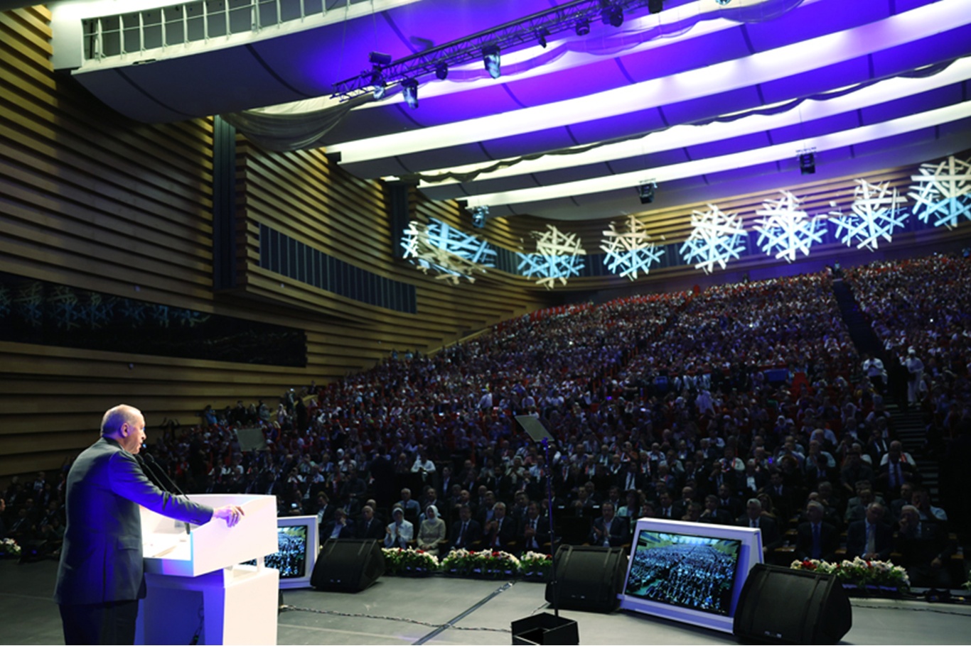 Cumhurbaşkanı Erdoğan: İran'a saldırıların daha büyük bir felakete dönüşmemesi için yoğun çaba harcıyoruz Cumhurbaşkanı Erdoğan: İran'a saldırıların daha büyük bir felakete dönüşmemesi için yoğun çaba harcıyoruz
