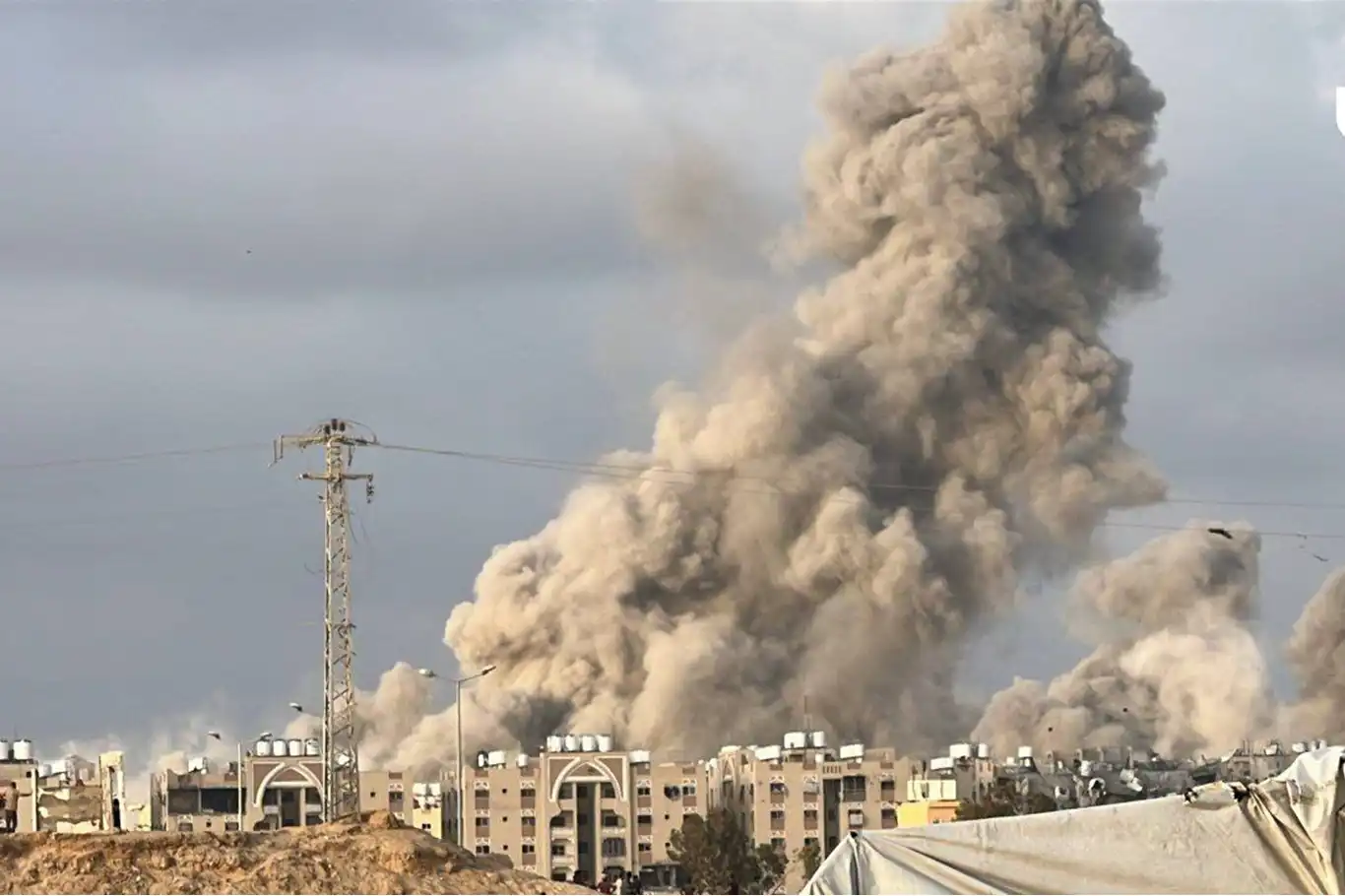 Gaza death toll surges to 55,998 as Israeli attacks kill 39, including aid seekers Gaza death toll surges to 55,998 as Israeli attacks kill 39, including aid seekers