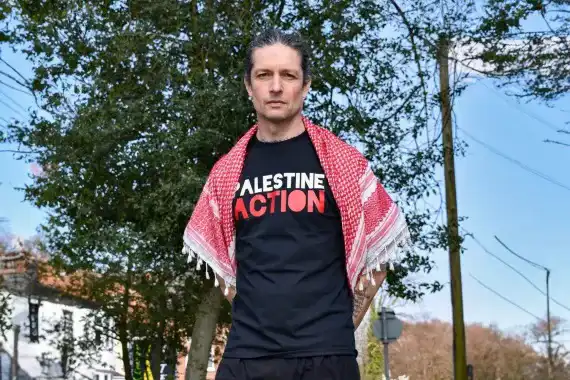 الشرطة البريطانية تمنع احتجاجًا لحركة "فلسطين أكشن" أمام البرلمان وتلوّح بحظرها الشرطة البريطانية تمنع احتجاجًا لحركة "فلسطين أكشن" أمام البرلمان وتلوّح بحظرها
