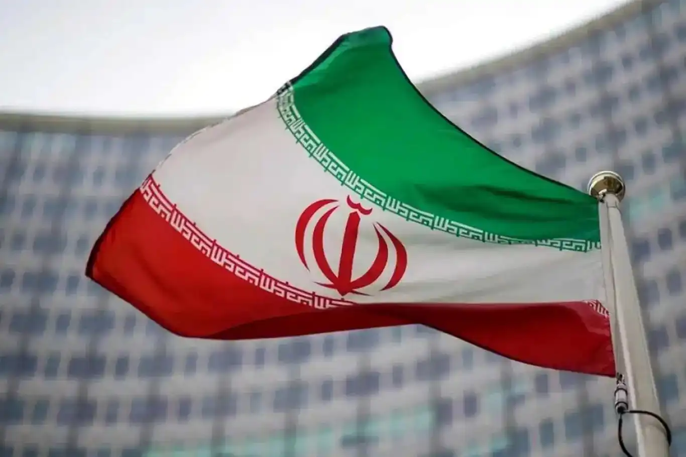 مجلس الأمن القومي الإيراني: استهدفنا قاعدة العديد بعدد مماثل لصواريخ الهجوم الأمريكي مجلس الأمن القومي الإيراني: استهدفنا قاعدة العديد بعدد مماثل لصواريخ الهجوم الأمريكي