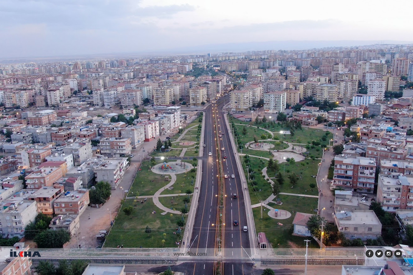 Şêniyên Dîyarbekirê ji bo pirsgirêkên veguhestina xwe li benda çareseriyekê ne: Tramvay êdî pêdivîyek e! Şêniyên Dîyarbekirê ji bo pirsgirêkên veguhestina xwe li benda çareseriyekê ne: Tramvay êdî pêdivîyek e!