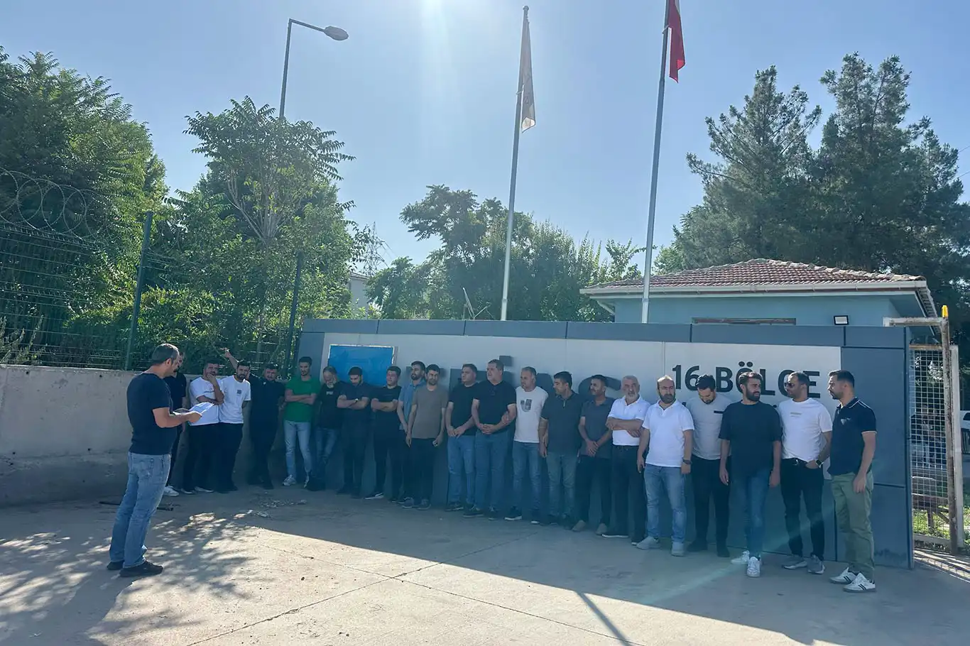 Batman'da toplu sözleşme protestosu: Sadaka değil, hakkımızı istiyoruz Batman'da toplu sözleşme protestosu: Sadaka değil, hakkımızı istiyoruz