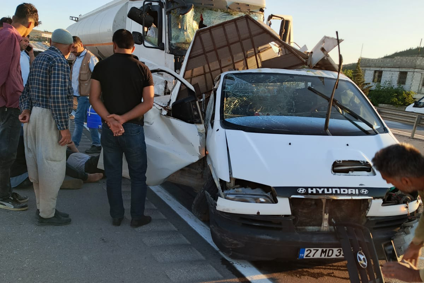Gaziantep'te trafik kazası: 3 yaralı Gaziantep'te trafik kazası: 3 yaralı