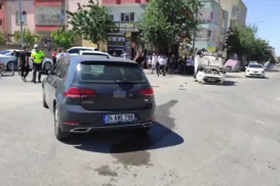 Batman'da trafik kazası: Araç takla attı, 1 kişi yaralandı