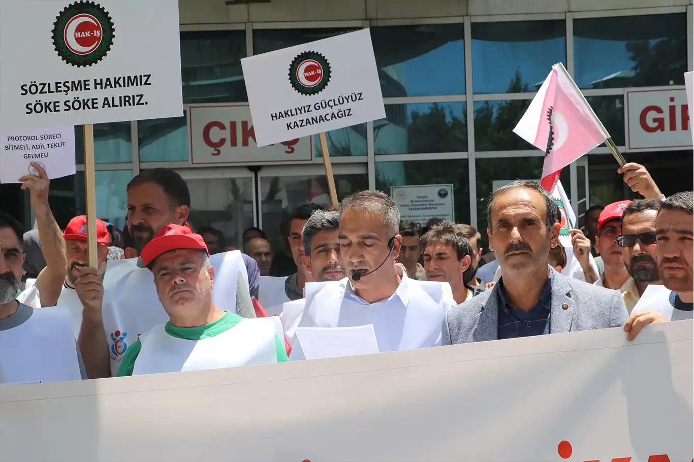 Bingöl’den toplu sözleşme çağrısı Bingöl’den toplu sözleşme çağrısı