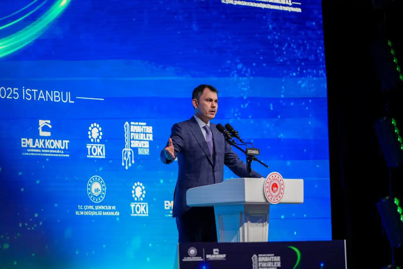 Bakan Kurum: Yılsonuna kadar tüm afetzede kardeşlerimizi yeni yuvalarına kavuşturacağız Bakan Kurum: Yılsonuna kadar tüm afetzede kardeşlerimizi yeni yuvalarına kavuşturacağız