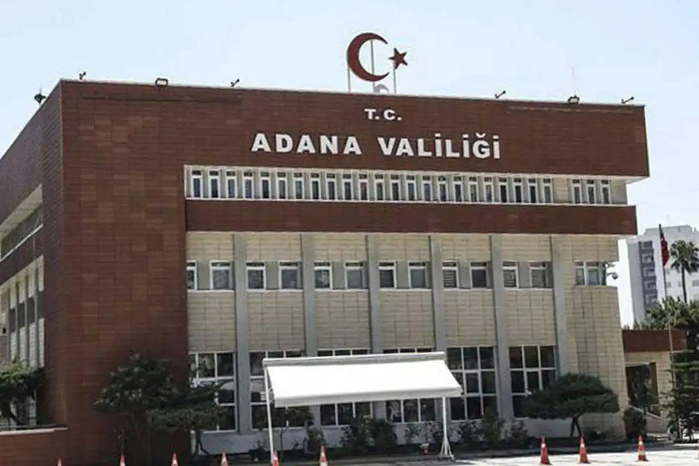 Adana’da kundaklama iddiasına dair valilikten açıklama Adana’da kundaklama iddiasına dair valilikten açıklama
