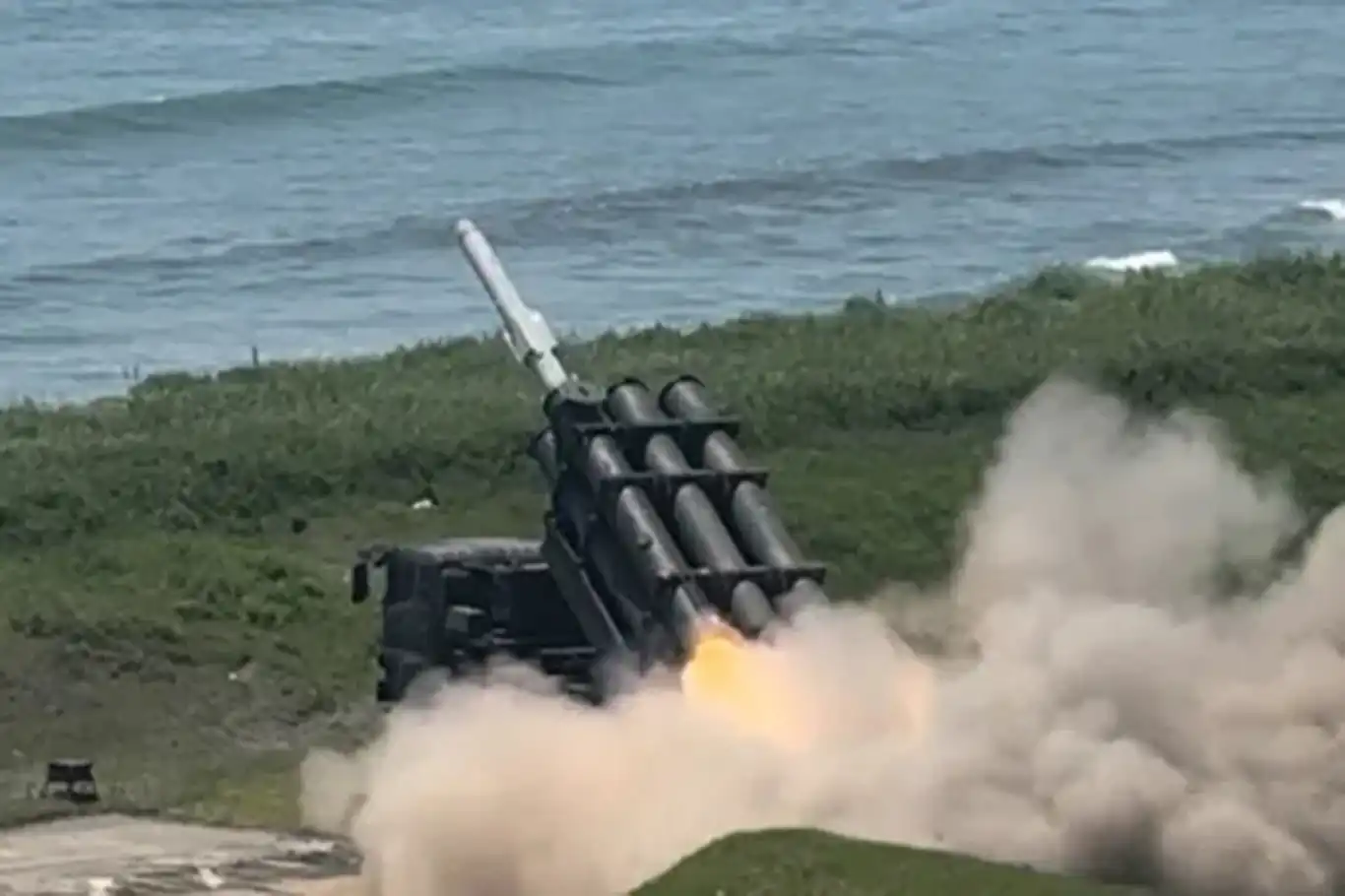 Japonya'dan füze tatbikatı Japonya'dan füze tatbikatı