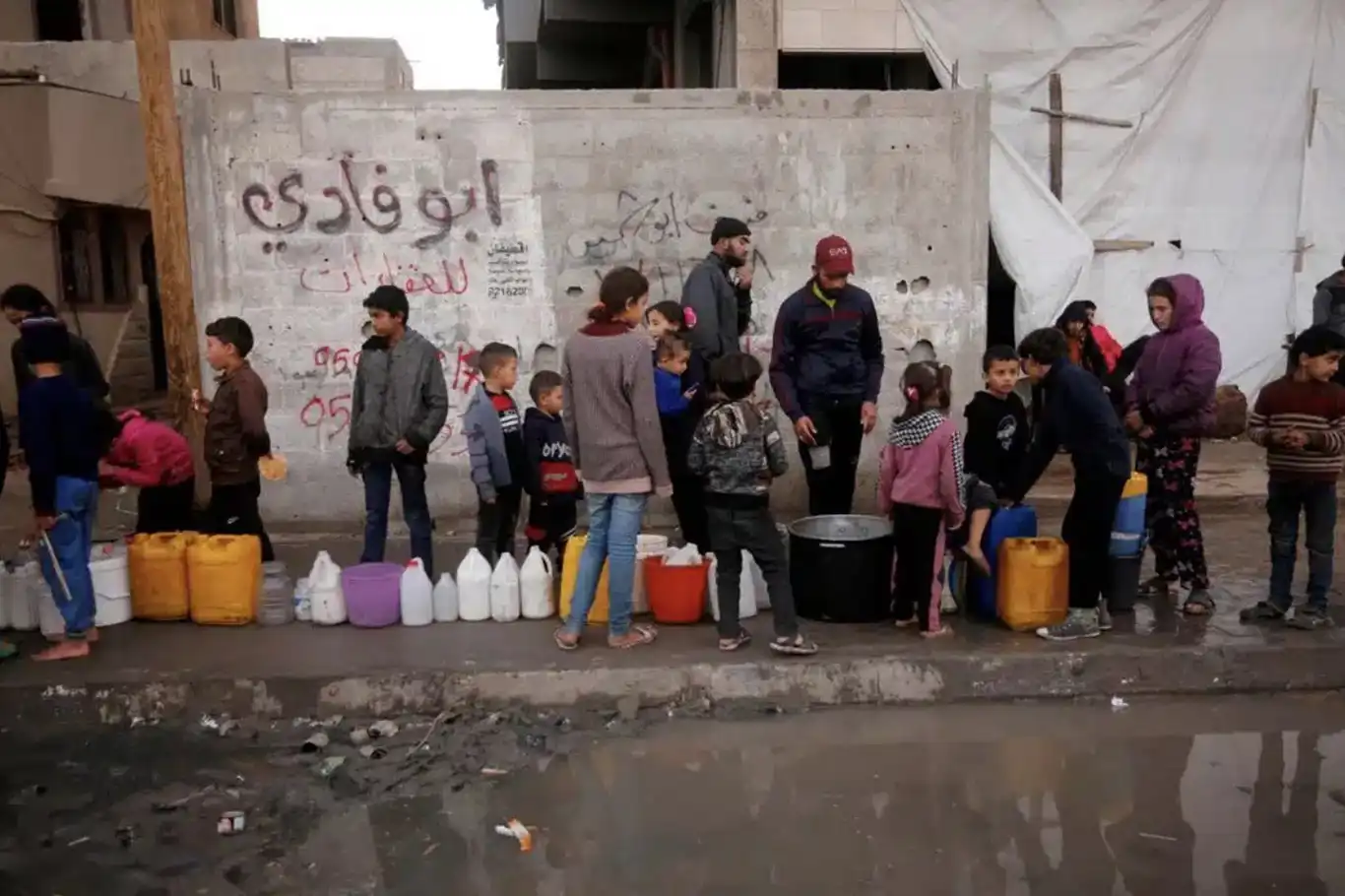 Gazze'de halk susuzluktan ölme riskiyle karşı karşıya