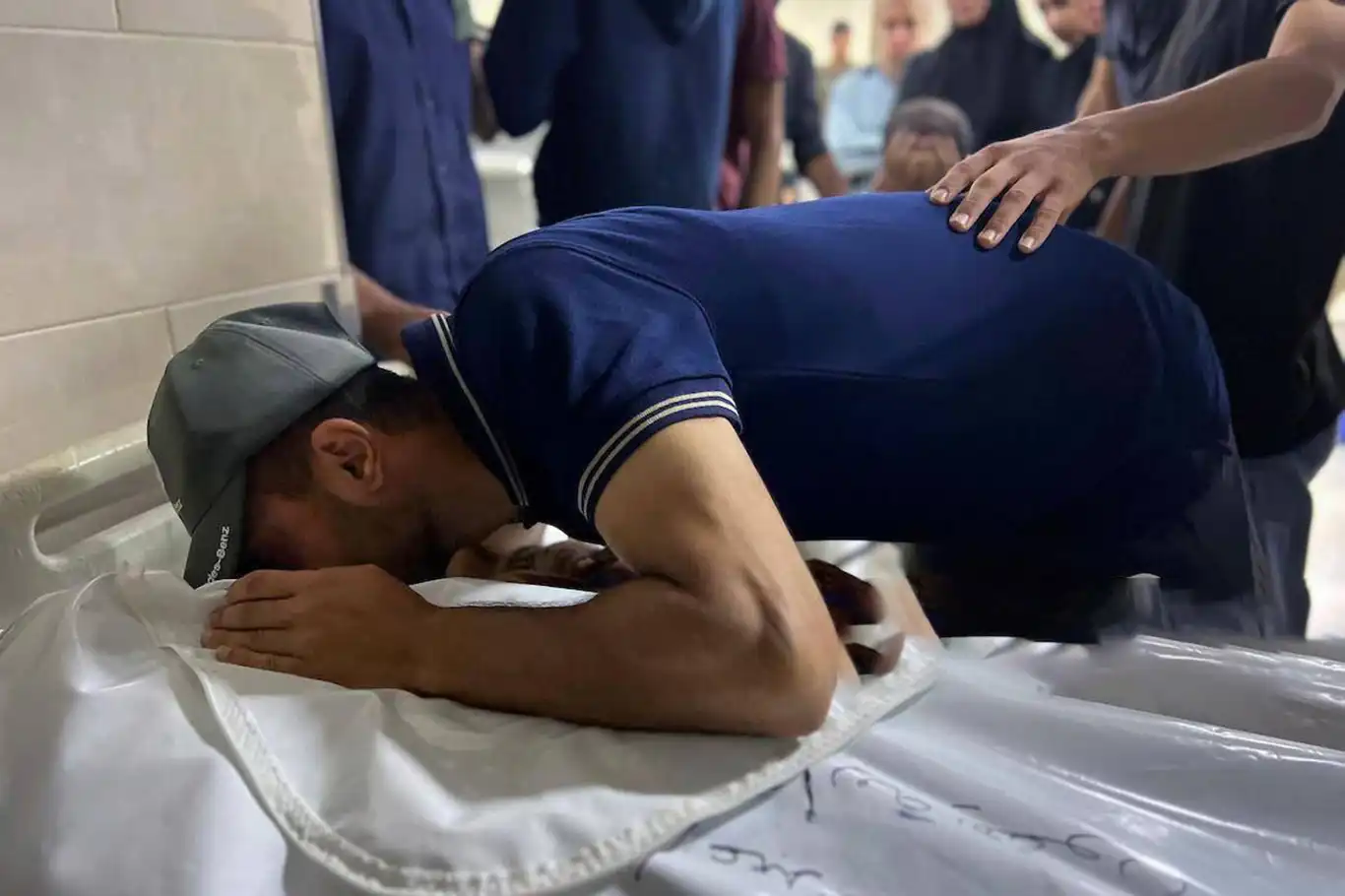 Yine yardım beklerken katledildiler: Gazze'de 21 şehit Yine yardım beklerken katledildiler: Gazze'de 21 şehit