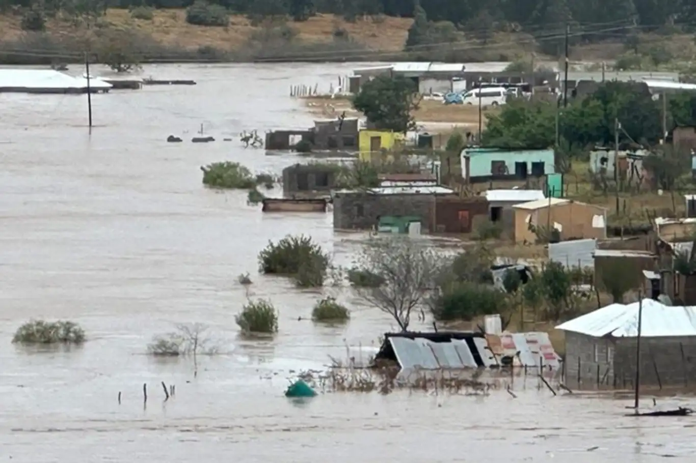 Güney Afrika'da sel felaketi: 101 ölü Güney Afrika'da sel felaketi: 101 ölü