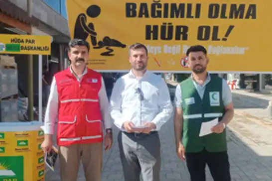 Hür Gençlik, İdil’de madde bağımlılığına karşı bilgilendirme standı açtı