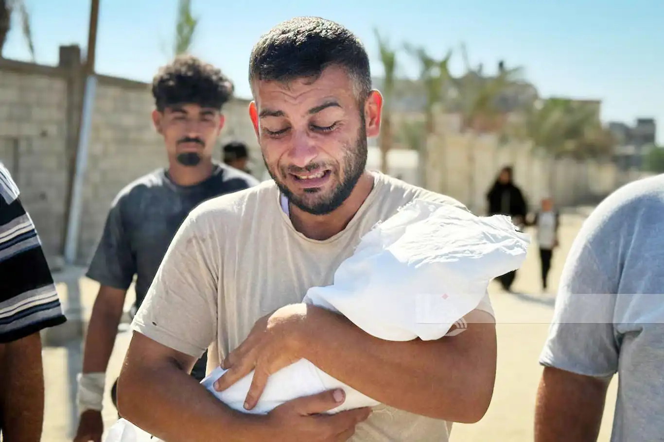 Gazze'deki soykırımda şehit sayısı 56 bin 331'e yükseldi Gazze'deki soykırımda şehit sayısı 56 bin 331'e yükseldi