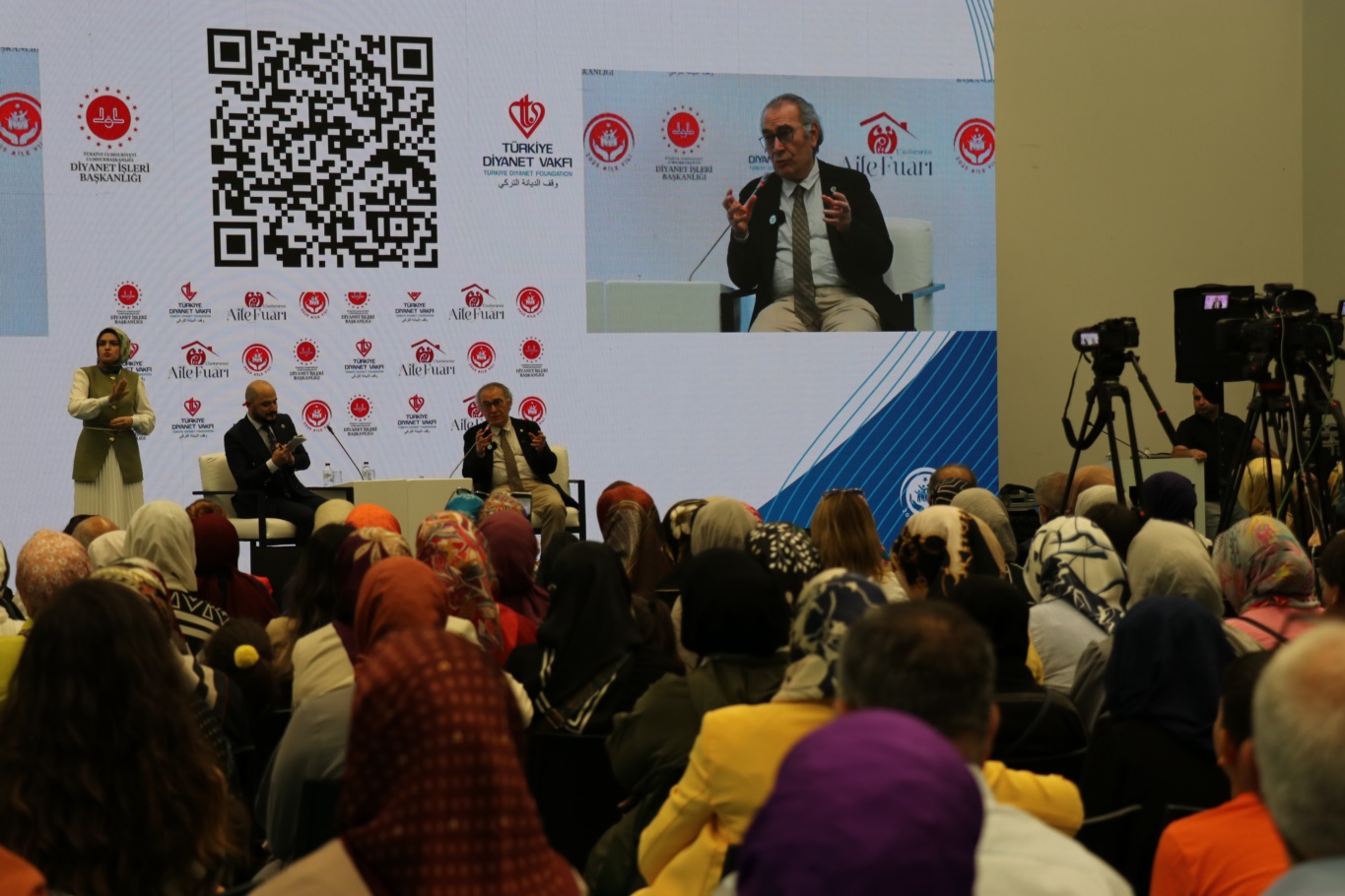 Prof. Dr. Nevzat Tarhan