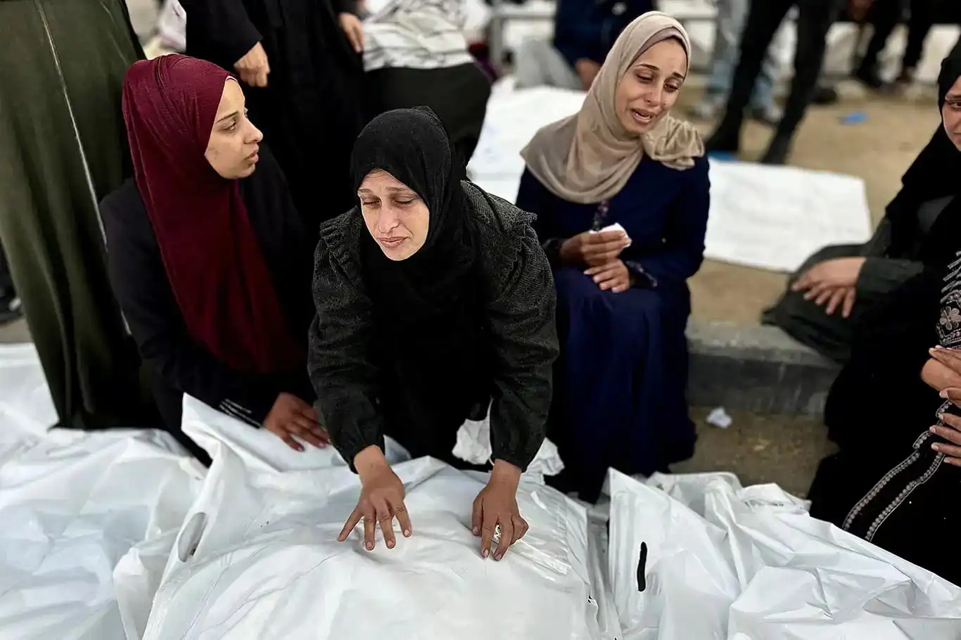 Îşxalkeran kon û dibistanê hedef girtin: 74 şehîd