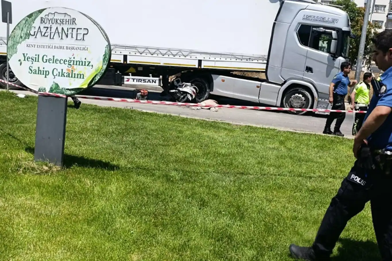 Gaziantep'te trafik kazası: 2 ölü Gaziantep'te trafik kazası: 2 ölü