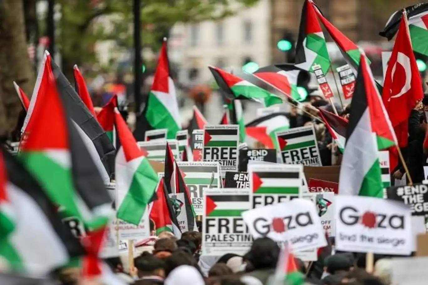 للمطالبة بوقف الإبادة في غزة..خروج مظاهرة حاشدة في ستوكهولم للمطالبة بوقف الإبادة في غزة..خروج مظاهرة حاشدة في ستوكهولم