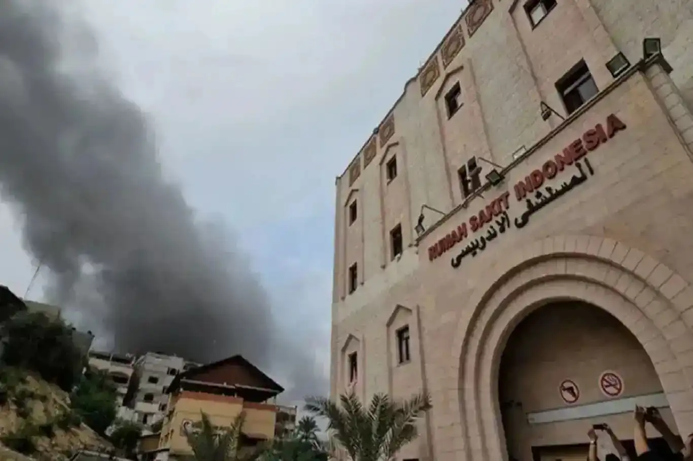 لە غەززە بریندارەکان لە نەخۆشخانەی ئەندەنوسیا چۆڵکران