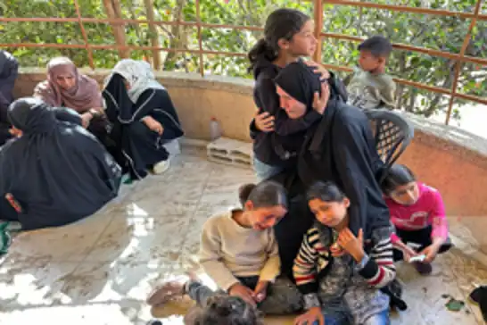 Gazze'de siyonist rejim saldırısı: Aralarında çocukların da bulunduğu en az 10 şehit