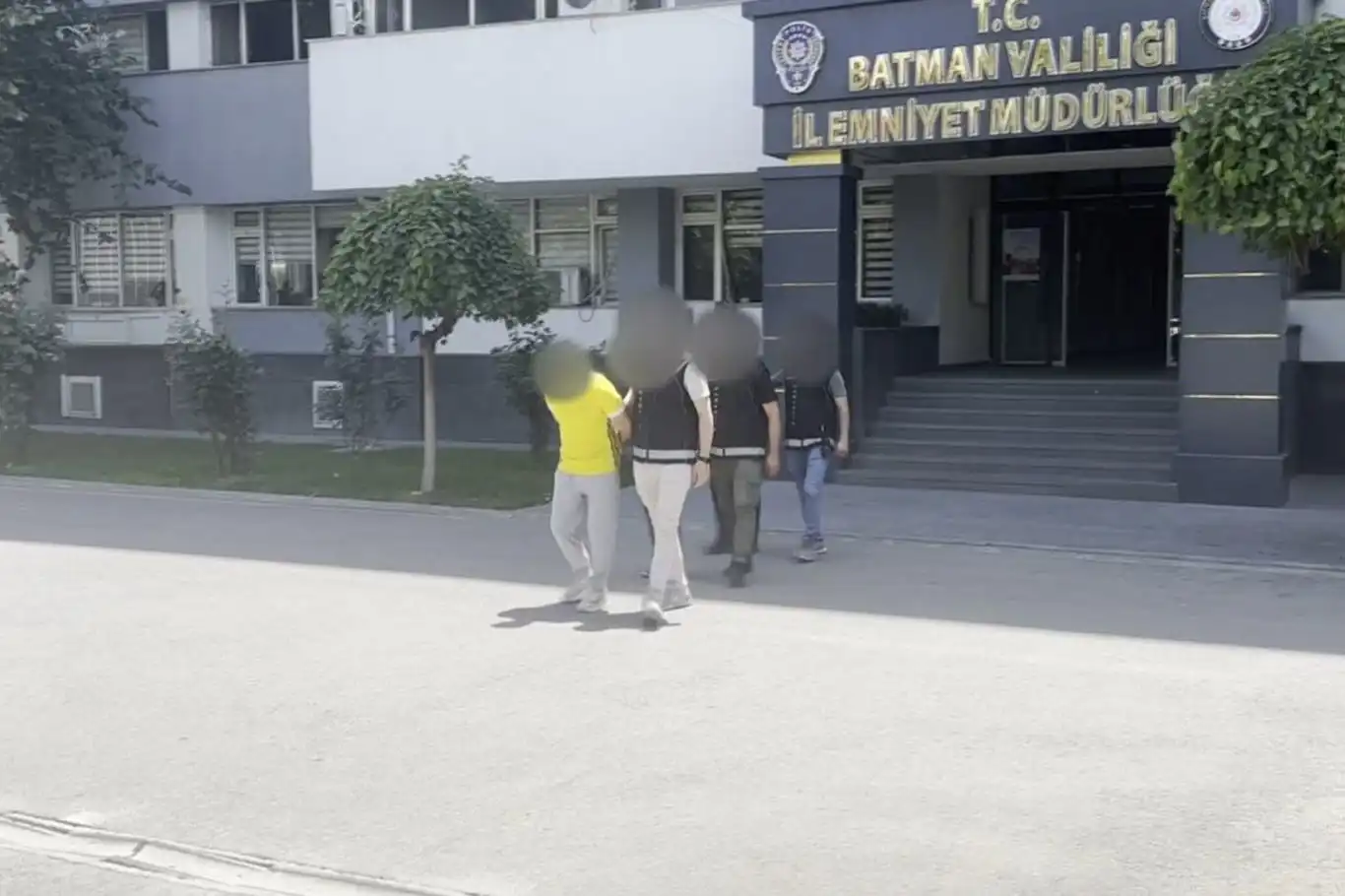 Batman'da uyuşturucu satıcılığından 2 kişi tutuklandı