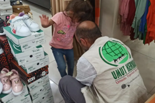 Hope Caravan provides Eid clothing for underprivileged children in Van