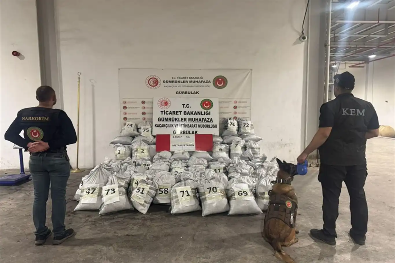 Gürbulak'ta kömüre emdirilmiş 1 ton 870 kilogram uyuşturucu ele geçirildi