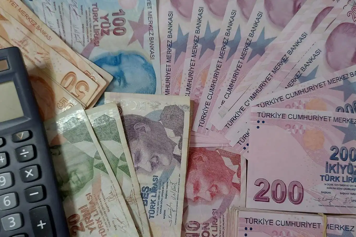Son enflasyon verisiyle tüm maaş hesapları değişti: İşte yeni rakamlar Son enflasyon verisiyle tüm maaş hesapları değişti: İşte yeni rakamlar