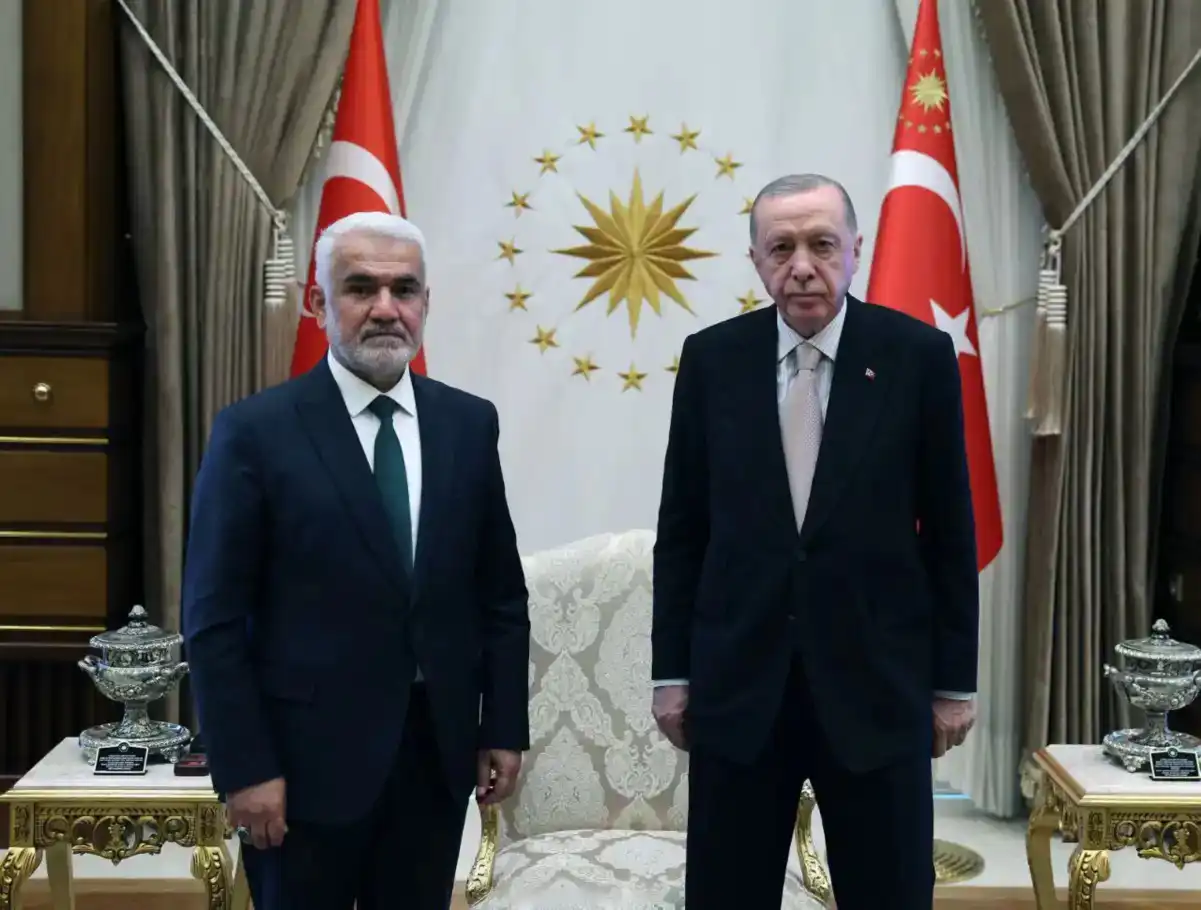 الرئيس أردوغان يستقبل رئيس حزب الهدى زكريا يابيجي أوغلو الرئيس أردوغان يستقبل رئيس حزب الهدى زكريا يابيجي أوغلو