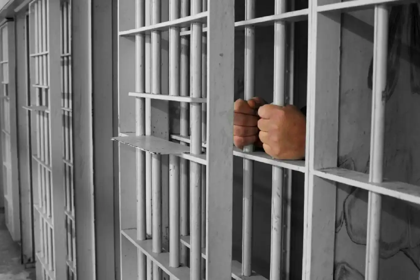 İki mahkûmun cezaları kaldırıldı İki mahkûmun cezaları kaldırıldı