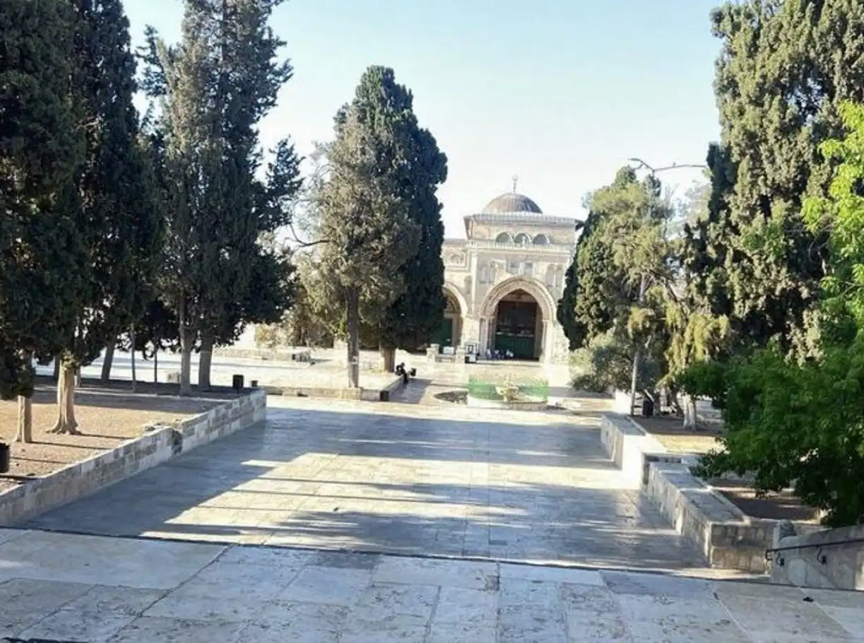 حماس: إفراغ الأقصى من المصلين محاولة صهيونية لفرض السيطرة عليه حماس: إفراغ الأقصى من المصلين محاولة صهيونية لفرض السيطرة عليه