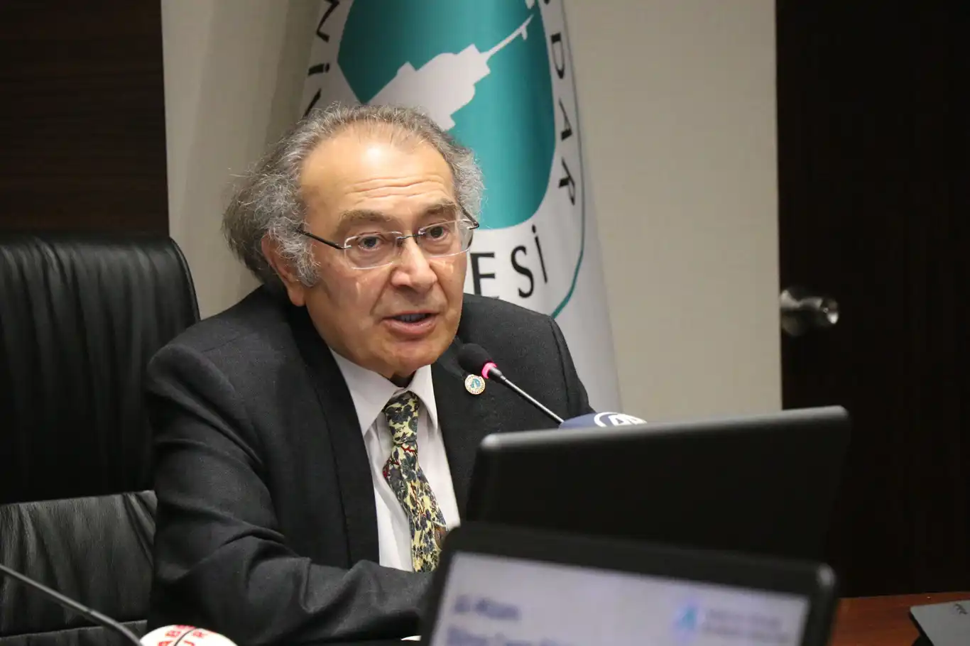 Prof. Dr. Nevzat Tarhan: Uyku bedeni, rüya ise ruhu dinlendirir! Prof. Dr. Nevzat Tarhan: Uyku bedeni, rüya ise ruhu dinlendirir!