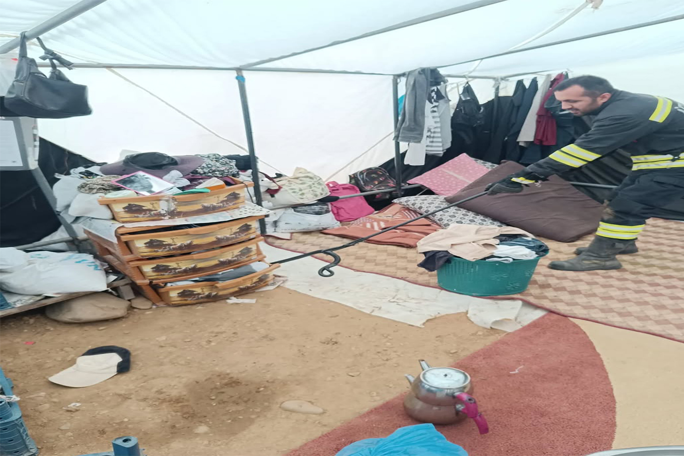 Bingöl'de karpuz bağında yılan paniği Bingöl'de karpuz bağında yılan paniği