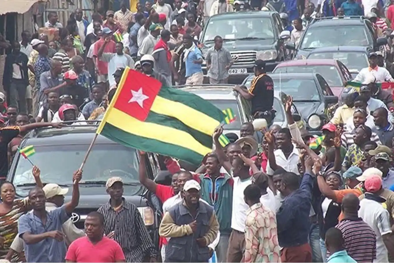 Togo'da Gnassingbé rejiminin istifasını isteyen gösterilerde ölü ve yaralılar Togo'da Gnassingbé rejiminin istifasını isteyen gösterilerde ölü ve yaralılar