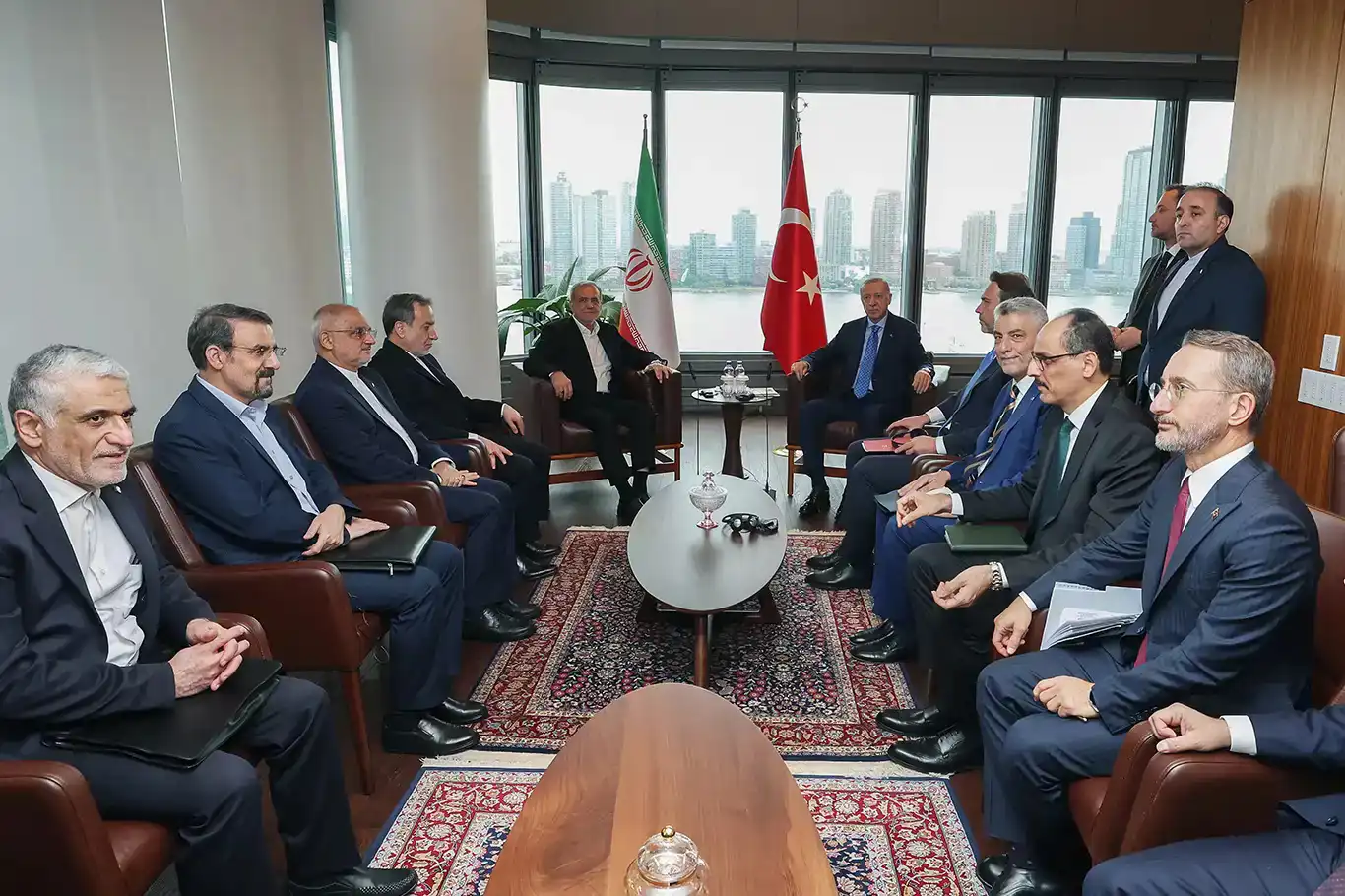 Cumhurbaşkanı Erdoğan'dan telefon diplomasisi Cumhurbaşkanı Erdoğan'dan telefon diplomasisi