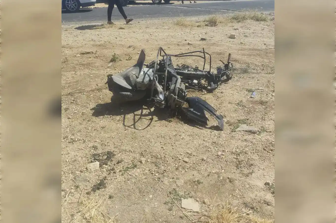 Wesayît û motorbisiqlêt li hev qelibîn: 1 mirî Wesayît û motorbisiqlêt li hev qelibîn: 1 mirî