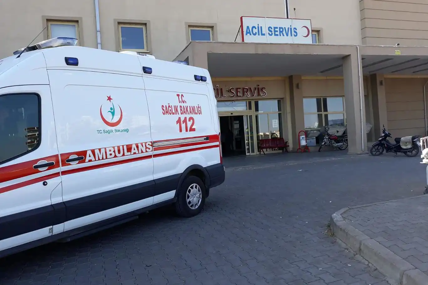 Konya'da yolcu otobüsü devrildi: 1 ölü, 10'u ağır 26 yaralı Konya'da yolcu otobüsü devrildi: 1 ölü, 10'u ağır 26 yaralı