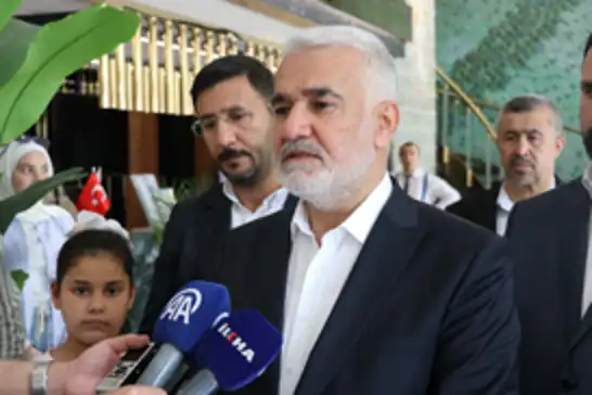 HÜDA PAR Genel Başkanı Yapıcıoğlu, Filistinli aileleri ziyaret edip bayramlaştı