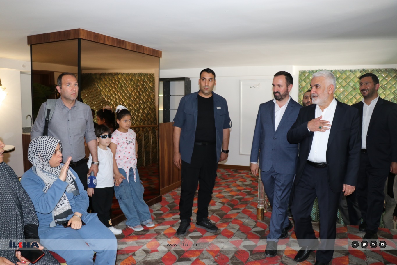 HÜDA PAR Chairman Yapıcıoğlu visits injured Palestinians in Ankara HÜDA PAR Chairman Yapıcıoğlu visits injured Palestinians in Ankara