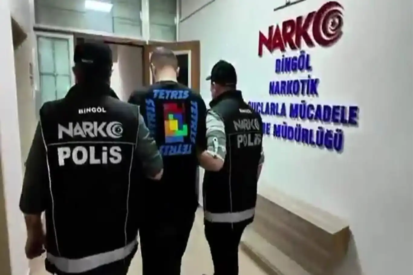 Bingöl'de uyuşturucu satıcısı yakalandı Bingöl'de uyuşturucu satıcısı yakalandı