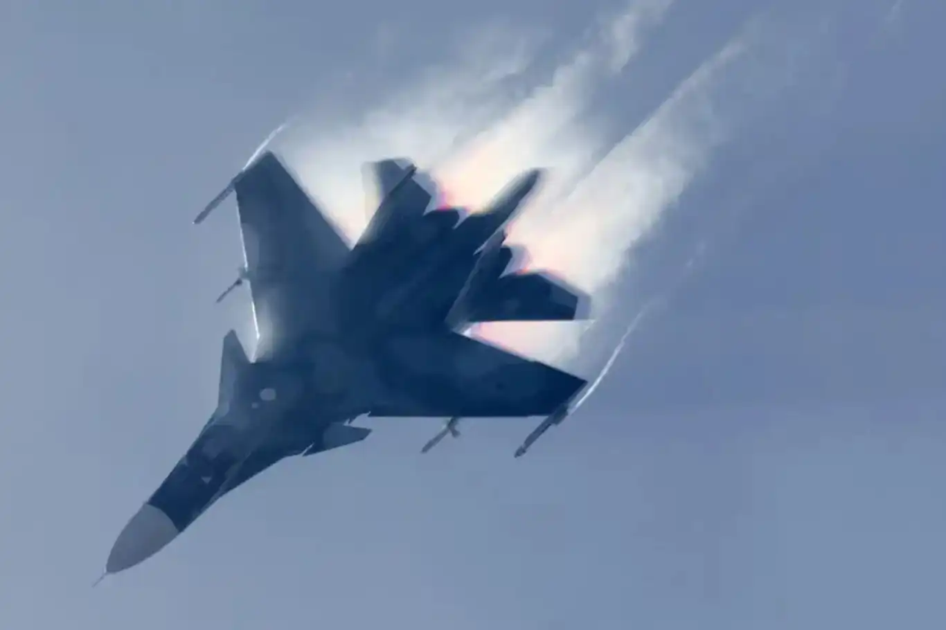 Rusya'ya ait Su-35 savaş uçağı düşürüldü Rusya'ya ait Su-35 savaş uçağı düşürüldü