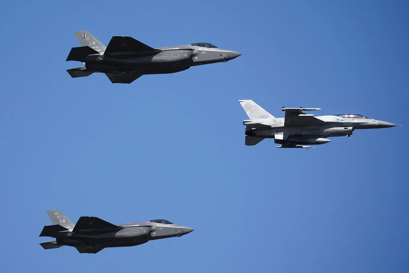 NATO uçakları Rusya'ya karşı alarma geçti NATO uçakları Rusya'ya karşı alarma geçti