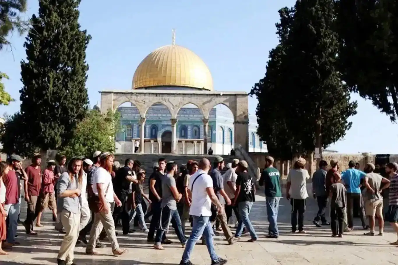 سەهیۆنییەکانی داگیرکەر هەڵکوتانە سەر مزگەوتی ئەقسا