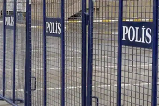 Beyoğlu'nda etkinlik yasağı: Taksim ve çevresi bariyerle kapatıldı