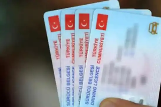 Eski tip ehliyetleri yenilemek için 1 Ağustos'a kadar süre var