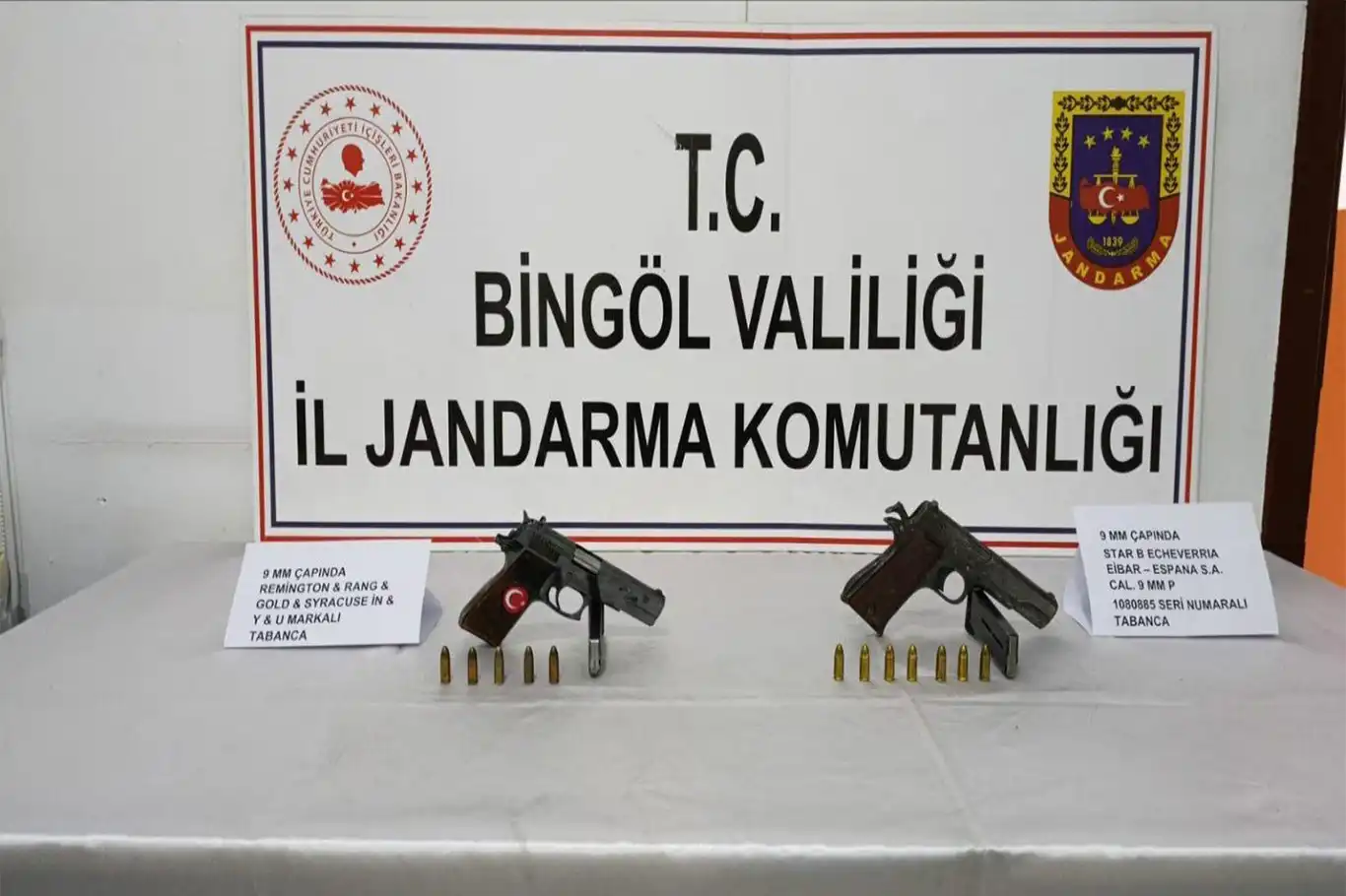 Bingöl'de silah operasyonu: 2 gözaltı Bingöl'de silah operasyonu: 2 gözaltı