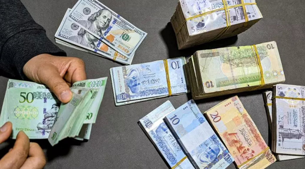 كارثة مالية في ليبيا.. ملايين الدينارات المزورة تهدد الاقتصاد الوطني