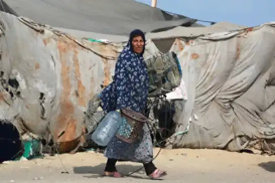 خيام غزة تتحول إلى جحيم تحت لهيب الصيف والعالم يلتزم الصمت