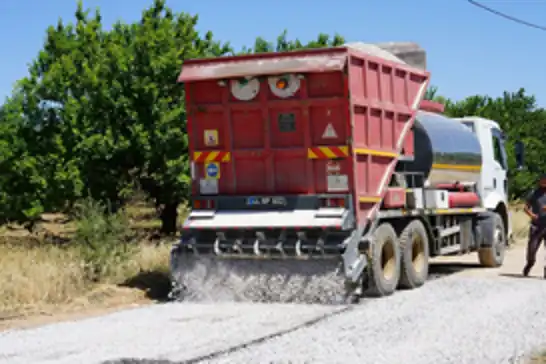 Yeşilyurt Belediyesi'nden kırsalda yol çalışması