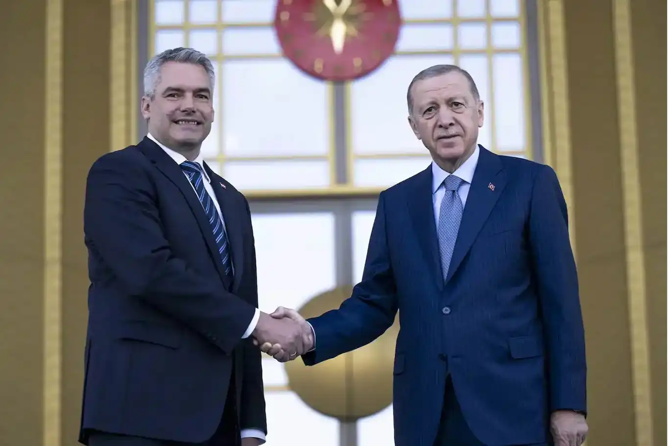 خلال اتصال هاتفي..الرئيس أردوغان يبحث التطورات الإقليمية مع رئيس وزراء النمسا