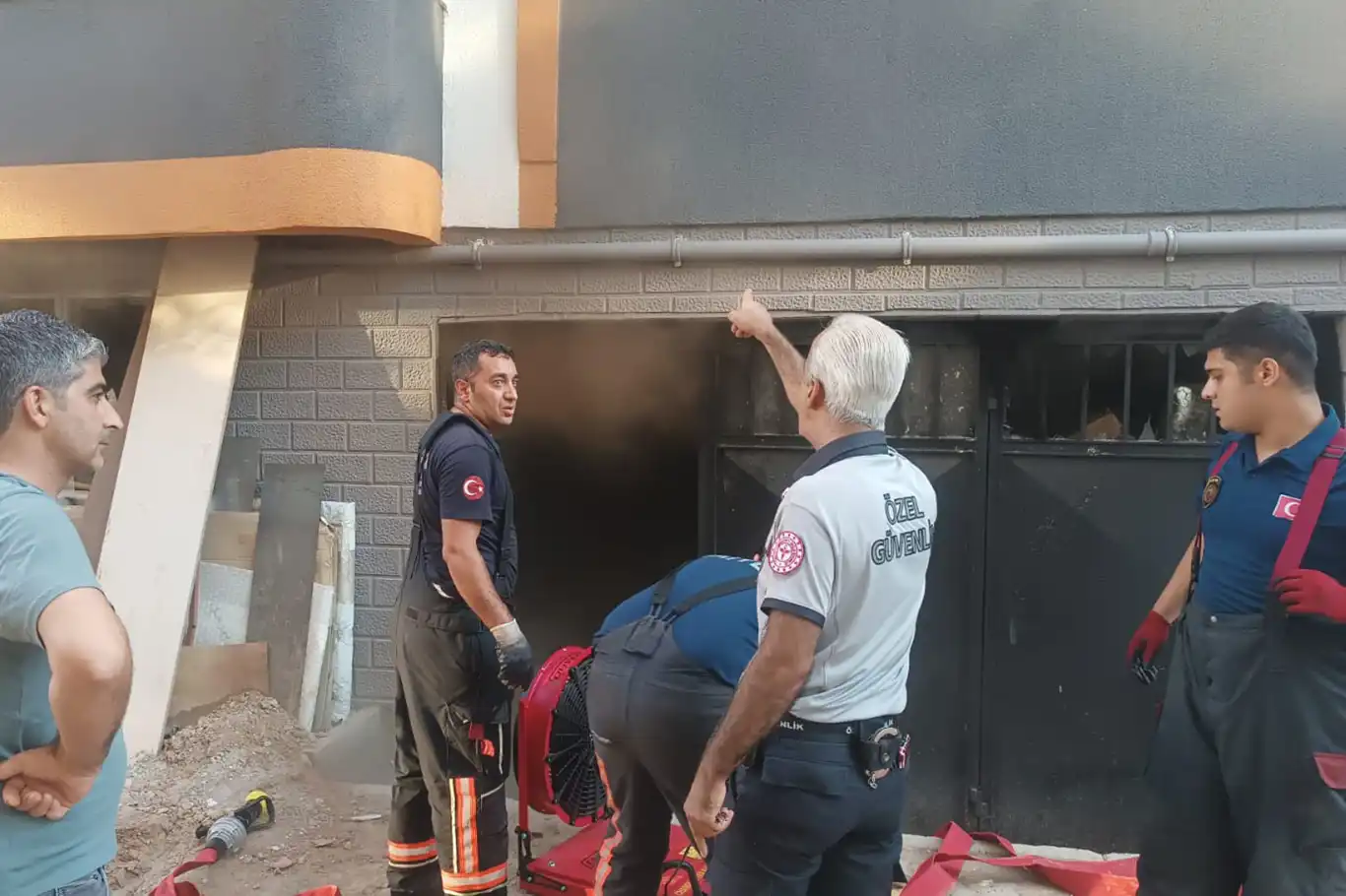 Malatya'da bir mobilya deposunda yangın Malatya'da bir mobilya deposunda yangın